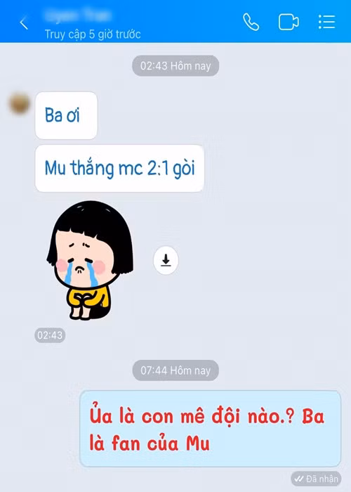 Huy Khánh khoe hai cha con cùng thích xem bóng đá.