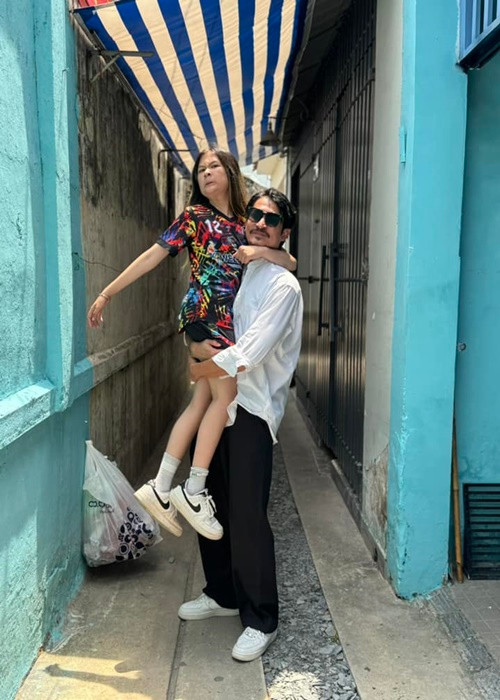 Nam diễn viên không đăng hình ảnh bên vợ.