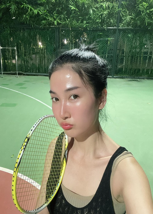 Quỳnh Lam chú trọng hơn về sức khỏe. Cô thường xuyên đạp xe, đánh cầu lông.