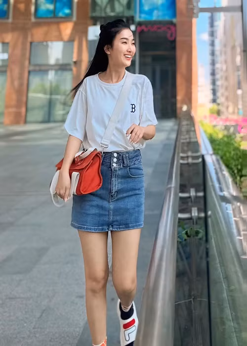 Quỳnh Lam chia sẻ trên Znews, cô tự chữa lành bằng công việc và cố gắng sống vui vẻ, lạc quan.