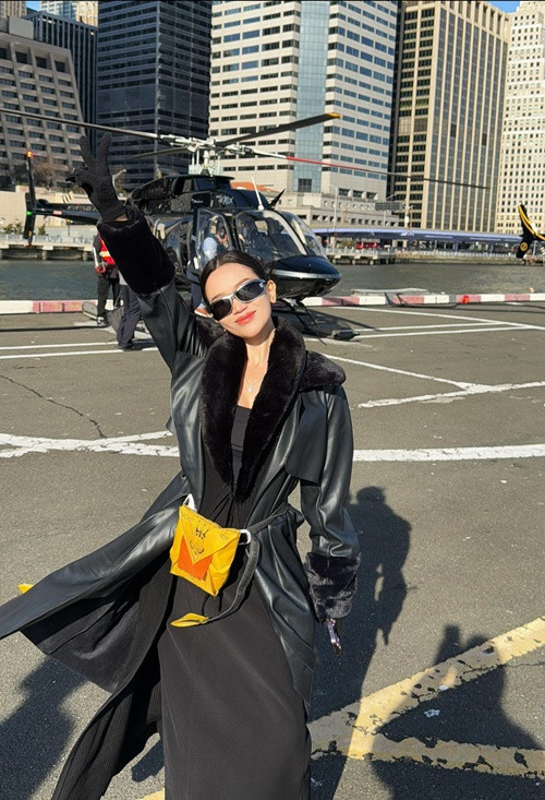 Có thu nhập "khủng", nữ ca sĩ sống đầy sang chảnh.