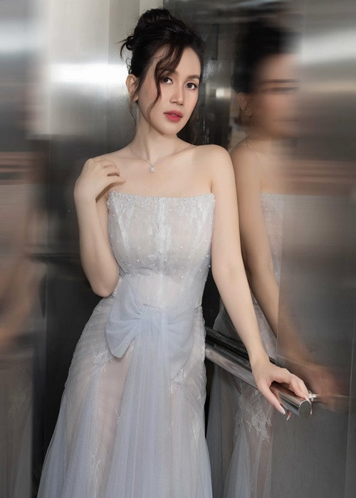 Đã 4 năm kể từ khi Sĩ Thanh chia tay Huỳnh Phương. Từ đó đến nay, cô chưa công khai thêm bất kỳ mối tình nào.