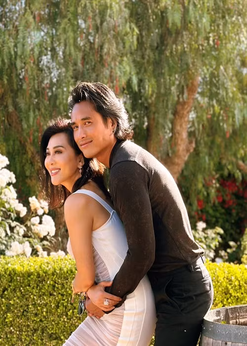 Trước khi đến với Trịnh Hội, nữ MC từng qua một lần đò và có hai cô con gái.