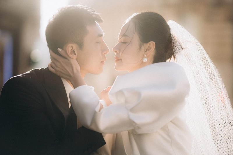 Midu khẳng định, trước khi gặp cô, Minh Đạt độc thân và chưa từng lập gia đình. Ảnh: FBNV.