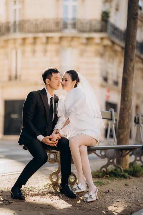 Ca sĩ Võ Hạ Trâm còn nhận xét vợ chồng Midu có tướng phu thê. Ảnh: FBNV.