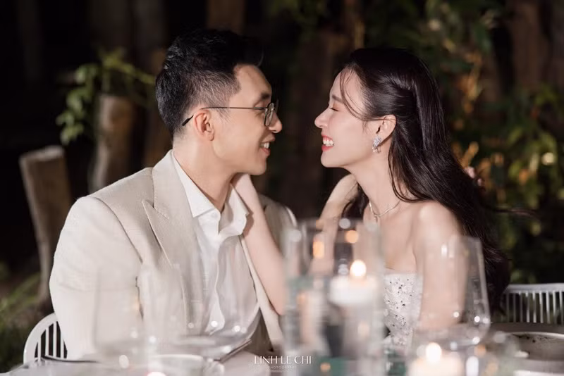 Tháng 5, Midu và Minh Đạt tổ chức buổi tiệc thân mật tại Đà Lạt. Ảnh: FBNV.