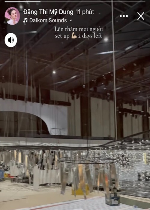 Theo Đời Sống Pháp Luật, đơn vị trang trí mất 4 ngày 4 đêm để hoàn thành không gian đám cưới. Ảnh: FBNV.