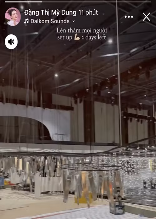 Theo Đời Sống Pháp Luật, đơn vị trang trí mất 4 ngày 4 đêm để hoàn thành không gian đám cưới. Ảnh: FBNV.