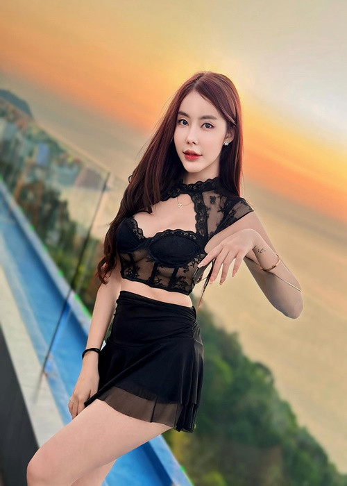 Hot girl xứ chùa Vàng từng dao kéo gương mặt.