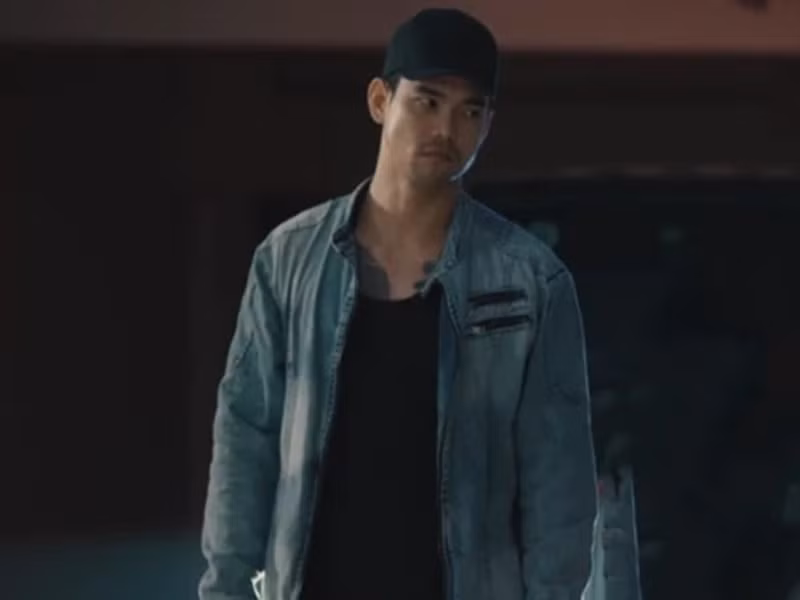 Sinh thời, anh gây chú ý khi đóng vai Hải 33 trong phim Vi Cá tiền truyện: Cá con vượt biển lớn do Quách Ngọc Tuyên sản xuất. Ảnh chụp màn hình.