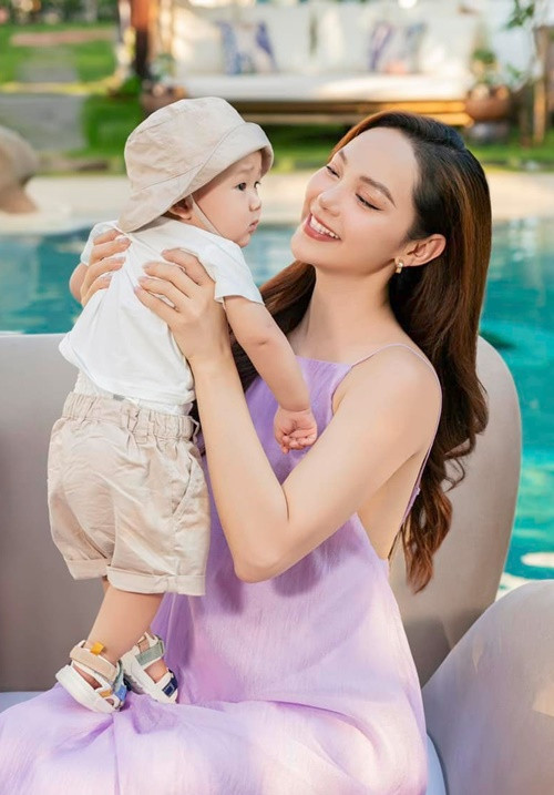 Không chỉ Minh Hằng, nhiều cư dân mạng cũng mê tít trước vẻ ngoài kháu khỉnh của bé Mỡ.