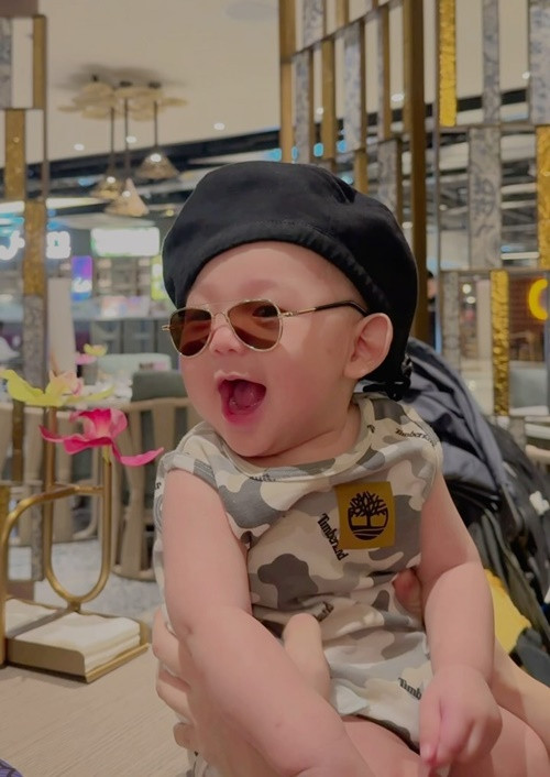 Bé Mỡ có nụ cười tươi "đốn tim" cư dân mạng.