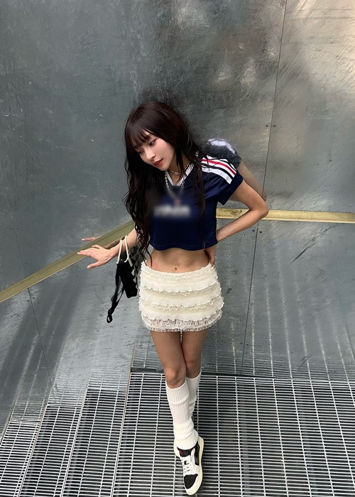 Mizuki sở hữu ngoại hình thon gọn, gợi cảm.