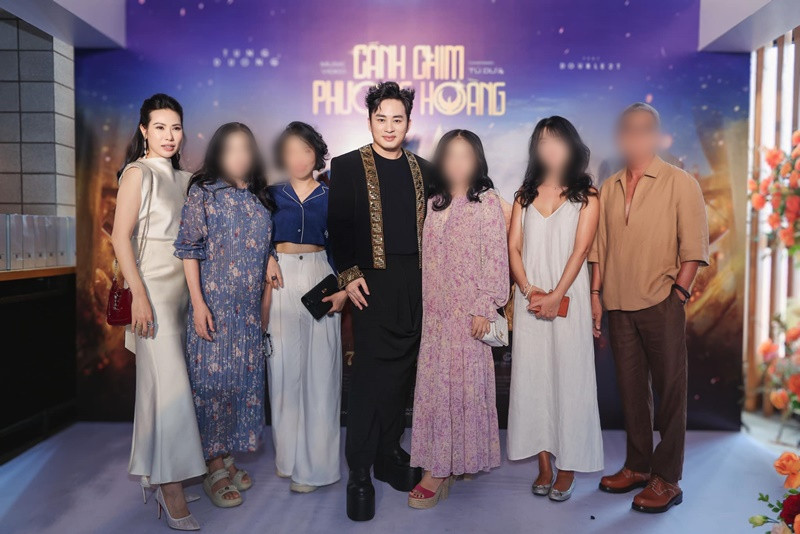 Đây là lần hiếm hoi Giang Phạm - vợ Tùng Dương lộ diện. Ảnh: FBNV.