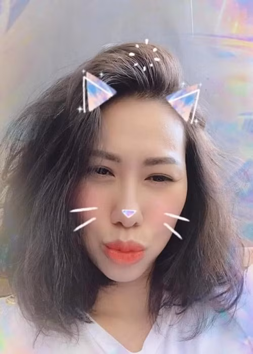 Vợ Tùng Dương là nhà đồng sản xuất, đồng sáng tạo trong các sản phẩm của chồng. Ảnh: Người Đưa Tin.