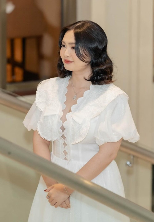 “Mỗi người có lựa chọn riêng cho con đường của mình. Đã lựa chọn con đường này, tôi không hối hận. Cuộc đời đâu phải cuốn phim có thể tua lại. Tôi tin mình sẽ có cách bước tiếp được và luôn tính toán làm sao để mình thành công hơn, bước đi trơn tru hơn. Có vấp ngã, con người mới trưởng thành. Sau biến cố, tôi chỉ muốn nương theo những điều tích cực để phát triển bản thân và giữ lửa nghề”, Pháp Luật Plus dẫn lời Thiện Nhân.