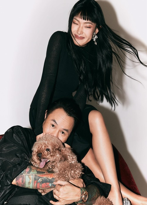 Người hâm mộ mong chờ đám cưới của cặp đôi trai tài gái sắc này. Ảnh: FBNV.