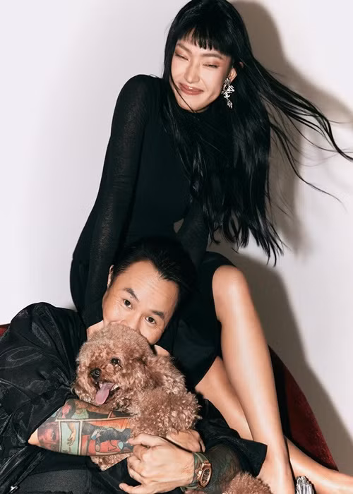 Người hâm mộ mong chờ đám cưới của cặp đôi trai tài gái sắc này. Ảnh: FBNV.