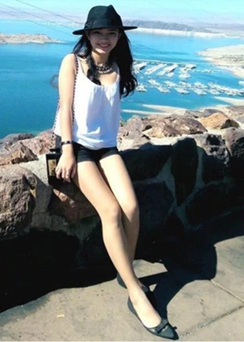 Sau một năm kiên trì tập luyện, người mẫu Châu Bùi tăng 6 kg và có số đo 3 vòng 83-60-88 cm. Ảnh: FBNV.