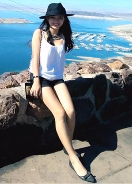 Sau một năm kiên trì tập luyện, người mẫu Châu Bùi tăng 6 kg và có số đo 3 vòng 83-60-88 cm. Ảnh: FBNV.