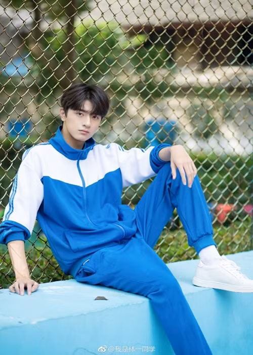 Lâm Nhất sinh năm 1999, có ngoại hình điển trai. Anh từng đóng Gửi thời thanh xuân ấm áp của chúng ta, Đừng rung động vì anh, Cảm ơn em đã sưởi ấm anh. Ảnh: Người Đưa Tin.