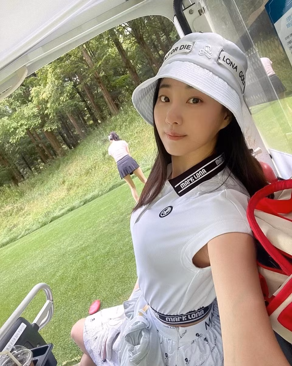 Kim Sa Rang từng xuất hiện trong nhiều phim truyền hình ăn khách như Secret Garden, A Love to Kill, Love is Impossible, Man is Born... Những năm sau này, cô không đóng quá nhiều phim mà chủ yếu nhận lời tham gia quảng cáo cho một số thương hiệu.