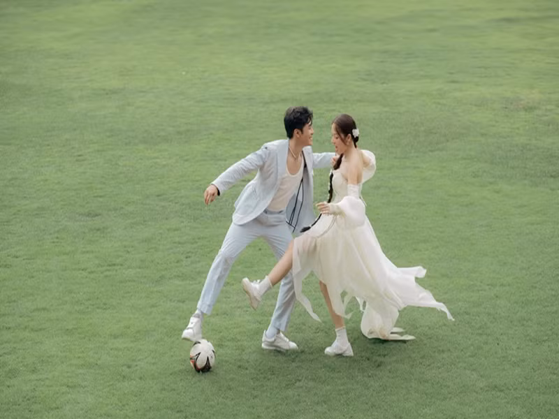 "Sao nhiều người nói em có bầu quá vậy. Mặt mộc em giống có bầu lắm hả ta? Em chưa có tin vui, khi nào có em thông báo cả nhà vui cùng em", Puka viết trên trang cá nhân.