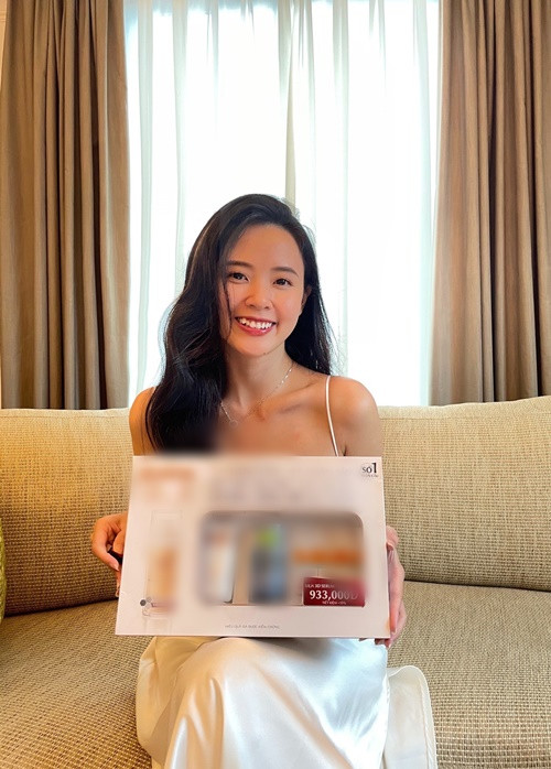 Midu còn kiếm bộn tiền từ việc dự sự kiện, đóng quảng cáo, tham gia gameshow.