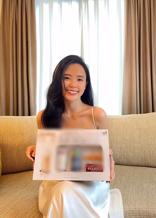 Midu còn kiếm bộn tiền từ việc dự sự kiện, đóng quảng cáo, tham gia gameshow.