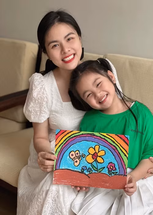 Vân Trang có cô con gái đầu lòng năm 2016.