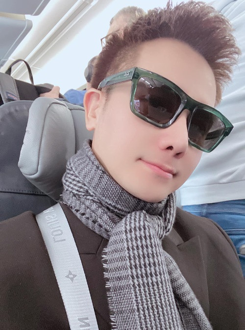 Chia sẻ trên Saostar, Chu Bin cho biết, anh quen người mới sau khi chia tay N.T. Tin nhắn anh mong muốn có hai người vợ, là N.T và thêm một cô gái khác do N.T tung ra chỉ là lời trêu đùa của Chu Bin. Nam ca sĩ khẳng định, anh chỉ được biết N.T mang thai sau khi chia tay. Chu Bin nhấn mạnh sẽ có trách nhiệm khi con sinh ra. Ảnh: FBNV.