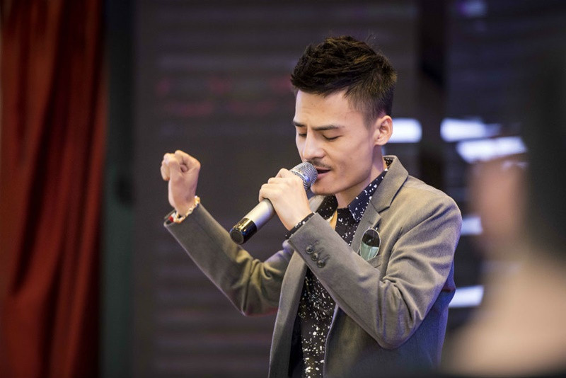 Hoa Vinh phủ nhận sử dụng phần mềm hỗ trợ đồng thời tố Chu Bin dựa hơi mình. Ảnh: Người Đưa Tin.