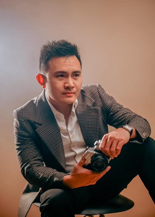 Con trai Hoài Linh còn làm chủ một studio chụp ảnh cưới.