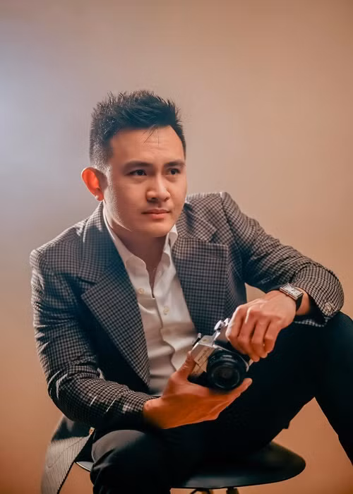 Con trai Hoài Linh còn làm chủ một studio chụp ảnh cưới.