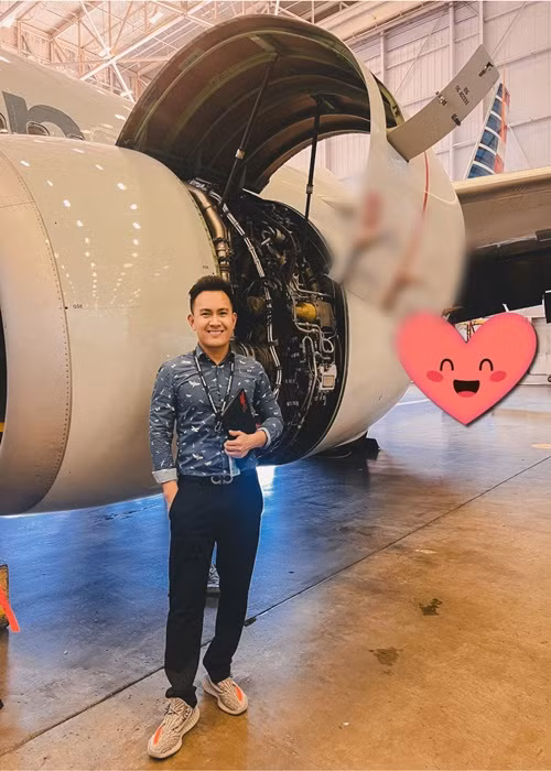 Thành Vinh tốt nghiệp đại học ngành kỹ thuật cơ khí và học thêm 2 năm chuyên sâu. Đến tháng 12/2018, con trai Hoài Linh hoàn thành việc học sau đại học.