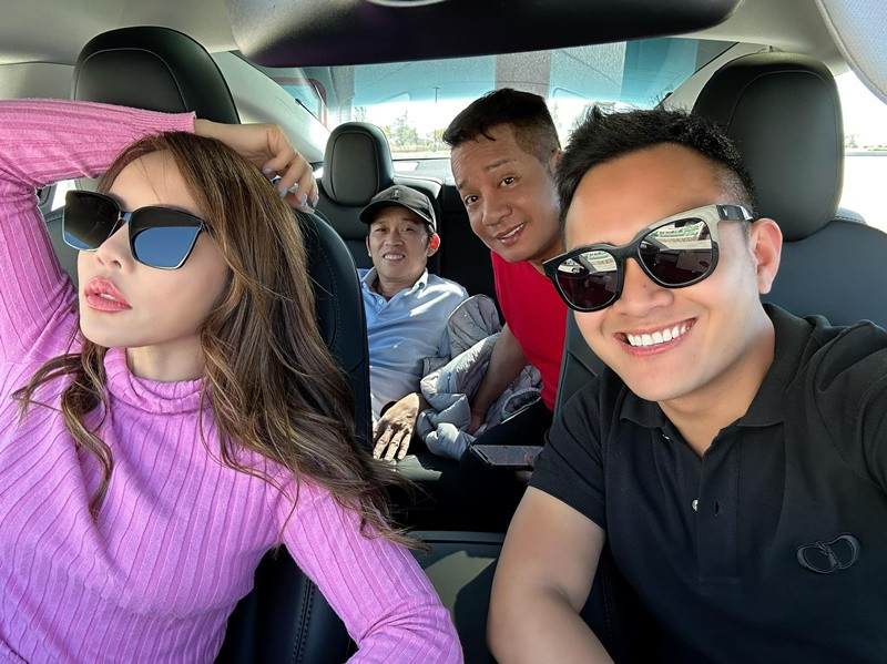 Thành Vinh quen biết nhiều nghệ sĩ Việt.