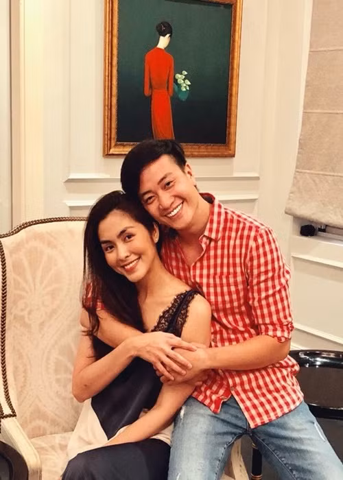 Lương Mạnh Hải yêu quý Hà Tăng vì sự quan tâm của cô. Mùa dịch, Tăng Thanh Hà hái rau trong vườn tặng bạn diễn một thời. Ảnh: FBNV.