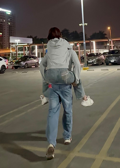 Hương Giang không ngại khoe tình yêu ngày càng ngọt ngào.