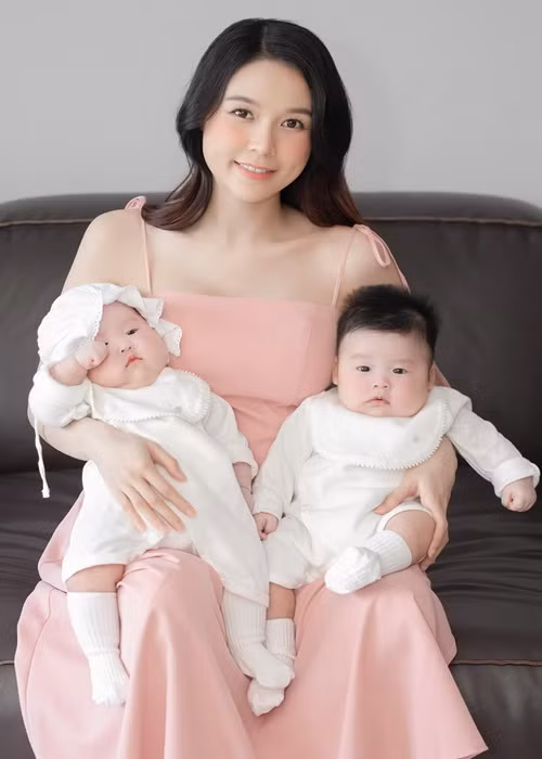 Sam được nhiều người khen ngợi nuôi con mát tay.