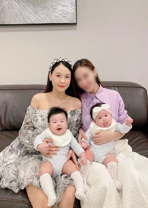 Bé Ijun - con trai Sam cũng được nhiều cư dân mạng yêu mến. Cậu nhóc kháu khỉnh, hay cười.