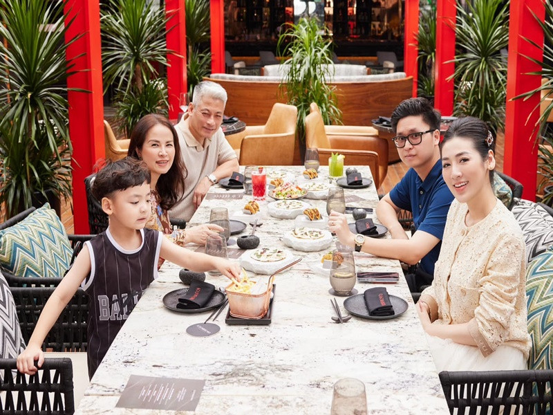 Nàng hậu có cuộc sống viên mãn bao người mơ ước.