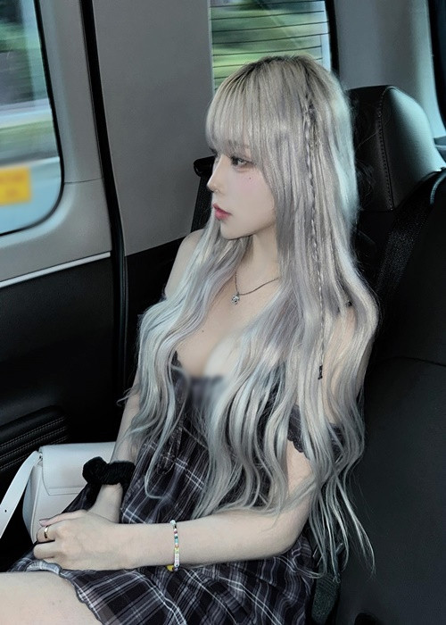 Gini được người hâm mộ nhận xét xinh đẹp như bước ra từ truyện tranh.