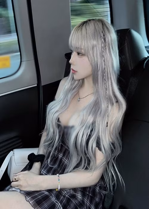 Gini được người hâm mộ nhận xét xinh đẹp như bước ra từ truyện tranh.