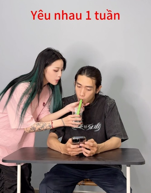 Quang Đăng học thêm tiếng Hoa còn Yee Pink học tiếng Việt để cả hai hiểu nhau hơn.