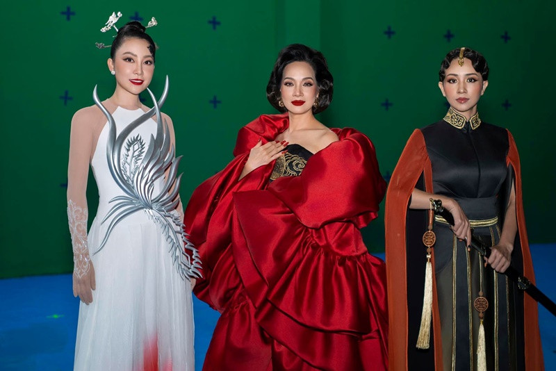 Nữ nghệ sĩ có thần thái đầy lôi cuốn mỗi khi xuất hiện. Ảnh: FBNV.