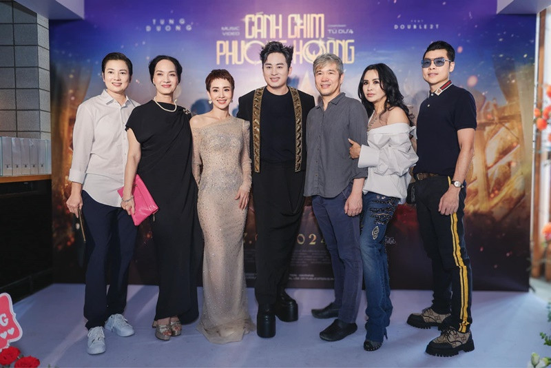 Nữ nghệ sĩ chia sẻ rằng nếu cô có trở nên xinh đẹp hơn trong ảnh thì do người thợ ảnh có tâm photoshop, còn trong phim do chuyên gia trang điểm giúp cô khắc phục những nhược điểm trên khuôn mặt. Ảnh: FBNV.