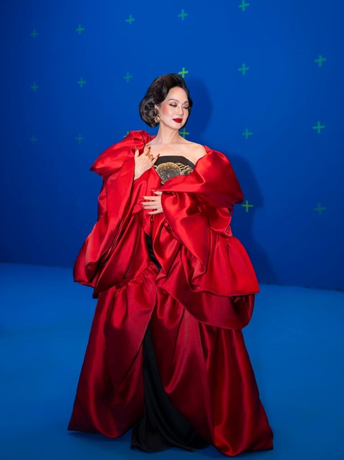 NSND Lê Khanh đẹp kiêu sa, hôn nhân viên mãn ở tuổi 61 NSND Le Khanh dep kieu sa, hon nhan vien man o tuoi 61