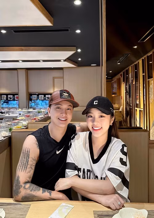 Nam ca sĩ nhóm HKT tổ chức hôn lễ vào tháng 4/2024 sau thời gian bí mật hẹn hò.