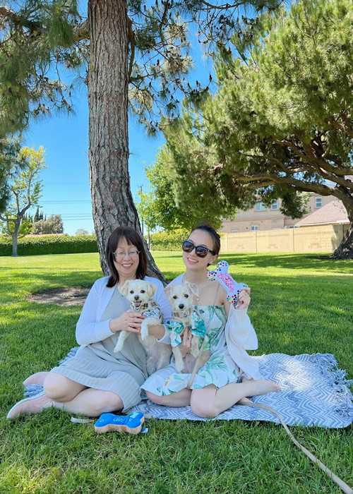 Xuân Nghi từng chia sẻ, qua Mỹ, bố mẹ cô đều đi làm.