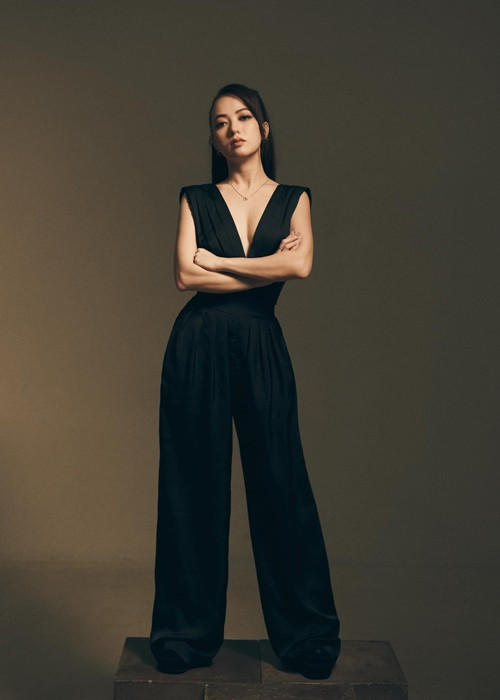 Xuân Nghi ca hát, theo đuổi công việc sản xuất âm nhạc và đào tạo các tài năng. Tuy nhiên, hiện tại, cô gác lại đam mê nghệ thuật.